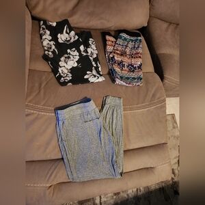 3 jogger pants size S